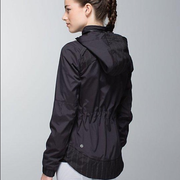 🍋Lululemon “Spring Forward Jacket” Size 4 black - Picture 2 of 13